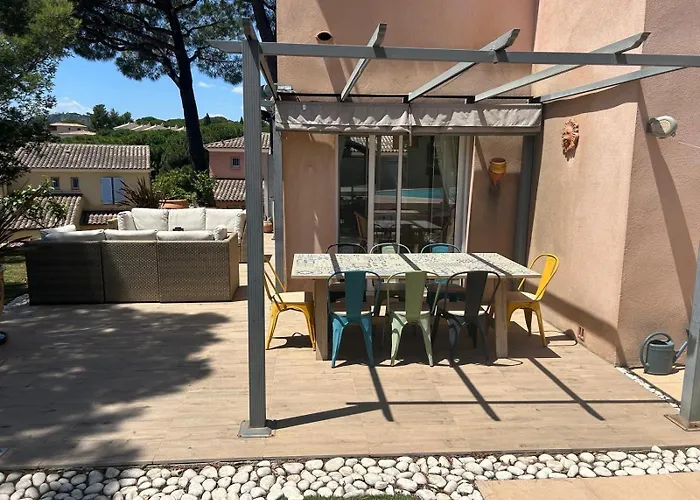 4 Bed-sleeps 8-private Pool-hottub-aircon Villa La Garonnette-Plage